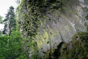 Coloane de bazalt care sfideaza gravitatia - Detunatele - Muntii Apuseni / Metaliferi