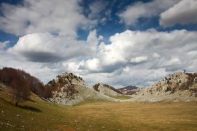 Poiana Porcului, cea mai pitoreasca dintre Poienile de Sus ale Cernei
